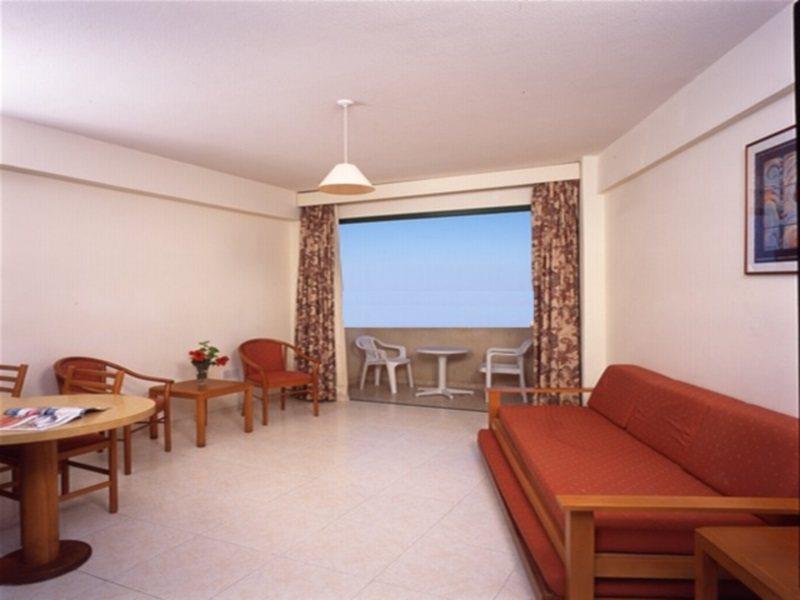 Isaac Aparthotel Pernera Luaran gambar